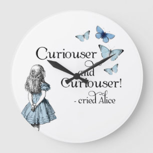 Relógio Grande Alice no pulso de disparo mais curioso da
