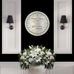 Relógio Grande Aniversário de Casamento por 30 de Pérolas e Diama<br><div class="desc">Opulent elegance enquadra este design de aniversário de casamento 30 num design de diamante escalado único com um diamante de lágrima central e sotaques de pérolas em vez de números e faxes acrescentados em um gradiente de tom branco. Por favor, note que todos os embelezamentos são impressos e feitos apenas...</div>