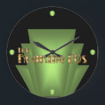 Relógio Grande Art Deco Green<br><div class="desc">10, 75 pol de relógio redondo de parede acrílica preta com uma imagem de um elemento decorativo brilhante ao estilo Art Deco a preto e "The Roaring 20s" em letras brilhantes de ouro. As órbitas verdes brilhantes marcam as 12, 3 e 9 posições. Veja toda a coleção Roaring 20s Clock...</div>