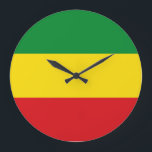 Relógio Grande Bandeira Rastafarian Rasta Etiópia<br><div class="desc">As cores vermelha, verde e amarela representam a bandeira do Rastafarianismo, mas são também uma bandeira da Etiópia. Aqui está um presente rasta de alta qualidade e um design excelente para todos os rastafarianos. Visite nossa loja para encontrar presentes mais legal no rasta e outras ideias de presentes no mundo....</div>