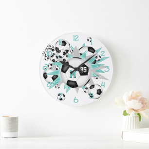 Relógio Grande bola de futebol das raparigas soprando estrelas de