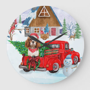 Relógio Grande Cavalier King Dog Em Neve De Caminhão No Parto De