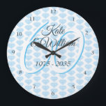 Relógio Grande Celebração de Diamante de 60 Anos de Casamento<br><div class="desc">Personalizado lindamente com seus nomes e datas sobre um delicado "60" (ou inicial de monograma) em um fundo de diamante delicado. Use para celebrações de aniversário ou mais. Criado por Pure Piglet© em www.zazzle.com/purepiglet*.</div>
