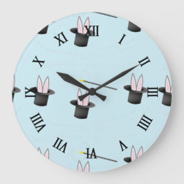 Relógio Grande Coelhinho com um chapéu com uva mágica azul