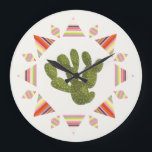 Relógio Grande Coleção Llamarama| Círculo Cactus<br><div class="desc">Aproveite este novo design de cacto criativo em um produto ou peça para aprimorar e agregar ao mundo ao seu redor.Artista: Victoria Borges</div>