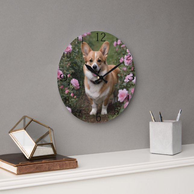 Relógio Grande "Companheiro charmoso: um Corgi em um jardim rosa  (Escritório)