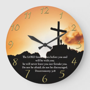 Relógio Grande Cruzamento de desuteronomia 31:8 numa montanha