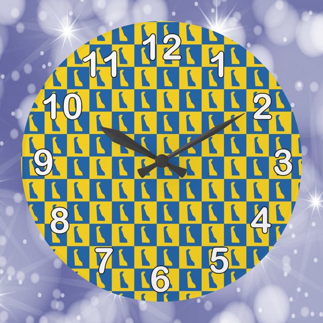 Relógio Grande Delaware Blue Gold Pattern Black White Numbers (A clock with a yellow gold and blue pattern featuring the US state of Delaware.)