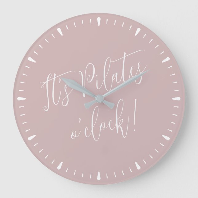 Relógio Grande É Pilates O' Clock Diversão Rosa Script Wall Clock (Frente)