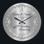 Relógio Grande Elegante Diamond Jubilee 60º Aniversário de Casame<br><div class="desc">Opulent elegance enquadra esta design de aniversário de 60 anos de casamento em um design de diamante escalado único com diamante de lágrima central com faíscas adicionadas em um gradiente de cor prateada. Design original por Holiday Hearts Design (direitos reservados). Por favor, note que todos os embelezamentos são impressos e...</div>