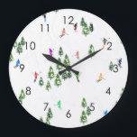 Relógio Grande Esquiadores Esquiando Ilustração Esquiar Esquiamen<br><div class="desc">design de esquiadores com tema esquiador no inverno legal com esquiadores esquiando pelas encostas do resort de esqui alpino entre as árvores cobertas de abetos em alpes. Os esquiadores Freeride estão vestindo ternos de esqui antigos coloridos, descida de esqui com esquis em um fundo branco de montanha de neve. Um...</div>