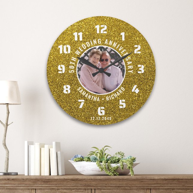 Relógio Grande Foto do Aniversário de Casamento Dourado Personali (Custom Gold Glitter 50th Wedding Anniversary Photo Large Clock
)