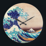 Relógio Grande Grande onda fora das belas artes japonesas do<br><div class="desc">Katsushika Hokusai a grande onda fora de Kanagawa (1830) A grande onda fora de Kanagawa, igualmente conhecido como a grande onda ou simplesmente a onda, é um impressão do ukiyo-e pelo artista japonês Hokusai, publicado algum dia entre 1830 e 1833 no final do período de Edo porque o primeiro impressão...</div>
