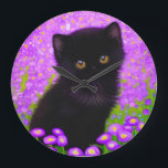 Relógio Grande Gustav Klimt Cat<br><div class="desc">Relógio com um gato Gustav Klimt! Este gatinho fluffy fica num campo verde de flores roxas. Um presente perfeito para amantes de gatos e entusiastas de arte austríacos!</div>