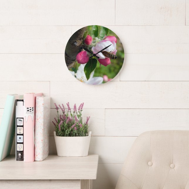 Relógio Grande Honeybee & Apple Blossom | Fine Art Glass Clock (Sala de leitura)