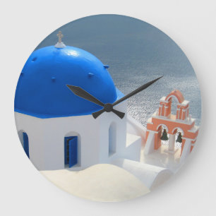 Relógio Grande Igreja de Santorini na tarde Sun
