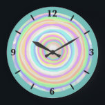 Relógio Grande Jawbreak Slice Candy<br><div class="desc">Large Round Wall Art Clock (Relógio de Arte Arredondada) e acessório de decoração para casas com ilustração do Jawbreak Candy Slice (trabalho de arte de fatia de baleia redonda), de TheFabricSeal, em Zazzle.com, é um design de corte divertido e colorido, com cores circulares pastéis do arco-íris e além. Tons de...</div>