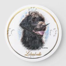 Labradoodle lança presentes de arte