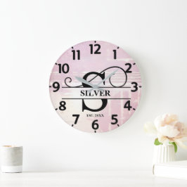 Relógio Grande Lavanda pálida, monograma S com dificuldades