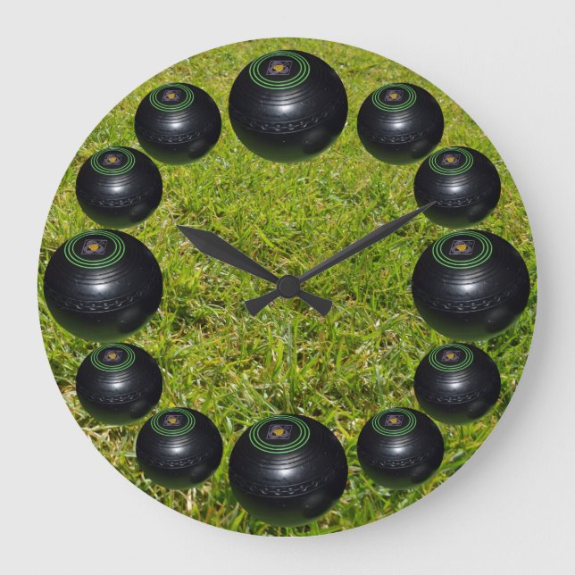 Relógio Grande Lawn Bowls Na Grama Verde, (Frente)
