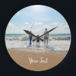 Relógio Grande Modelo de Foto Personalizada e Texto Personalizado<br><div class="desc">Crie o seu próprio design com suas próprias fotos personalizadas e texto personalizado. Use suas próprias fotos e texto para torná-lo seu. Modelo de fotografia e texto ideais para presentes de Dia de as mães, presentes de Dia de os pais, produtos de negócios, mercadoria de empresa, decoração corporativa e de...</div>