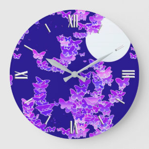 Relógio Grande Moonscape com borboletas - lilac, azul escuro