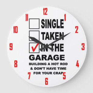 RELÓGIO GRANDE NA GARAGEM QUE CONSTRÓI UM HOT ROD