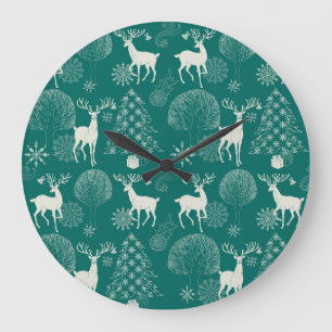 Relógio Grande Natal vermelho festivo, floresta de inverno.