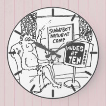 Naturist está assistindo o cartum de televisão.