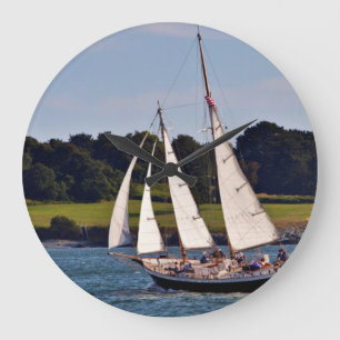 Relógio Grande Navegando em Newport, Rhode Island, EUA