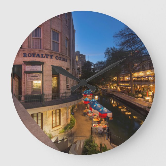 Relógio Grande O Caminho De Riveranda No Dusk, No Centro San Anto (Frente)