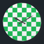 Relógio Grande Padrão de Verificação Branco Verde<br><div class="desc">Design de Padrão de Padrões Geométricos Checkered Check Verde e Branco</div>