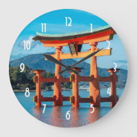 Paisagem cénico com porta de Torii do japonês