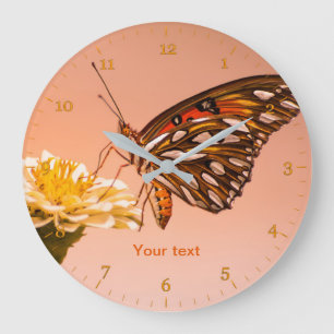 Relógio Grande Personalizar borboleta paixão na flor da zínnia 
