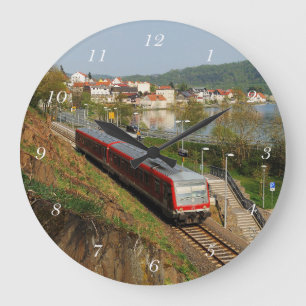 Relógio Grande Personenzug em Herzhausen à Edersee