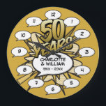 Relógio Grande Pop do livro cômico Art 50º Ouro Aniversário<br><div class="desc">Personalize com seus nomes e detalhes do 50º aniversário. Um design legal, moderno e divertido que coloca, ainda mais, wham, zap, pow numa celebração especial de ouro.</div>