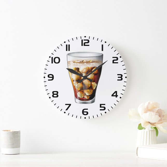 Relógio Grande Refrescando A Bebida De Soda Fria Com Gelo Com Bol (Criador carregado)