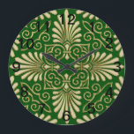 Relógio Grande Romântica Retro Art Deco Damask Green Dourado 01<br><div class="desc">Romântica Arte Retro Deco Damask Green Dourado 01 Um elegante, romântico, ouro retrô gravado parece cor damasco antiga em um fundo verde. Se você quiser este design em outros produtos que não vê listados ou em outras cores, envie um e-mail para nós com sua solicitação! Note que esta imagem é...</div>