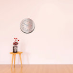 Relógio Grande Rosa Cinza com com com brilho Números Dourados Esc<br><div class="desc">O tempo ganha um toque de luxo com a "Rosa de Cinza de de Números Dourados de Lâmpadas Luminosas Largas", uma obra-prima de design do FlorenceK Studio, o porto de haute couture de Milão para a casa. Isto não é apenas um relógio; é uma peça de declaração, uma fusão de...</div>