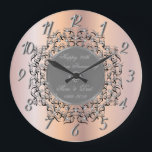 Relógio Grande Rosa de Silver Swirls Dourado 50 Aniversário de Ca<br><div class="desc">A Elegante prata suga o relógio do aniversário de casamento.</div>