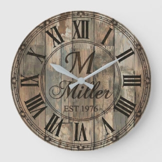 Relógio Grande Rustic Family Monogram Wall Clock | Wood-Look 