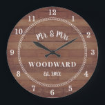 Relógio Grande Rustic Mr and Mrs Monogrammed Wedding Newlyweds<br><div class="desc">Um barninho moderno e rústico,  um escudo de madeira monograma com relógio de casamento com data estabelecida.</div>