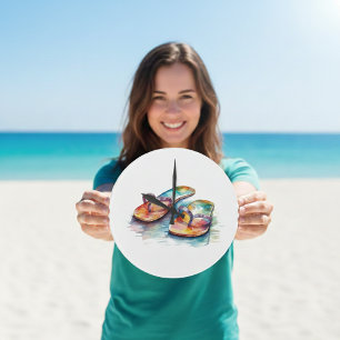 Relógio Grande sacudir coloridos flutuam numa praia em cor de águ