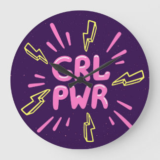 Relógio Grande Slogan feminista do poder feminino, fundo violeta.
