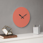 Relógio Grande Terracotta<br><div class="desc">Terracotta é uma cor castanha avermelhada e quente que recebe seu nome da terra cotta, italiana para "terra cozida", referindo-se ao material de argila queimado. É uma forma versátil misturando o entusiasmo da laranja com as qualidades de terra do marrom, muitas vezes usado na design para seu apelo rústico e...</div>