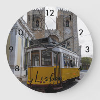 Trama amarela na Catedral de Lisboa em Portugal
