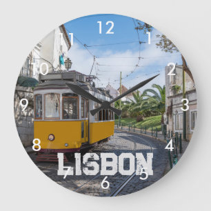 Relógio Grande Trama amarela na rua em Lisboa, Portugal
