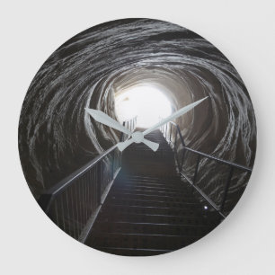 Relógio Grande Túnel de Caverna Escura