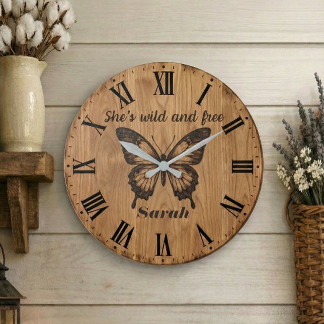 Relógio Grande Wild & Free Wall Clock | Custom Name Gift (Criador carregado)