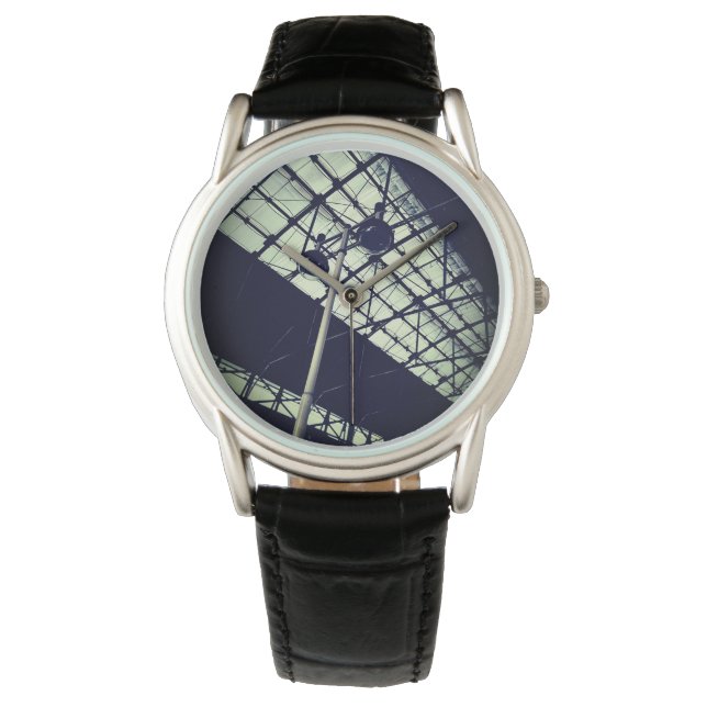 Relógio Janelas na estação. (Frente)